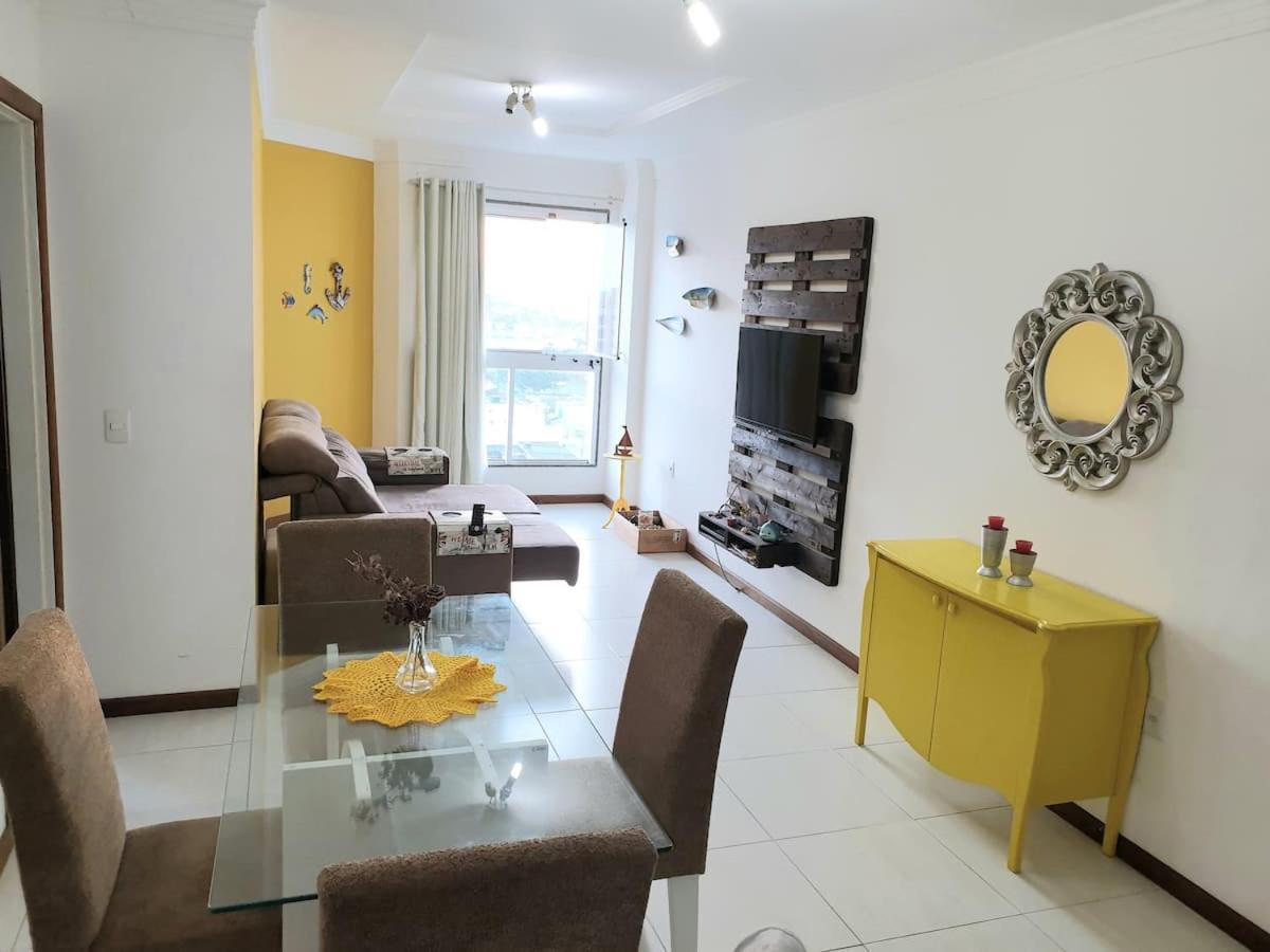 Apartment Em